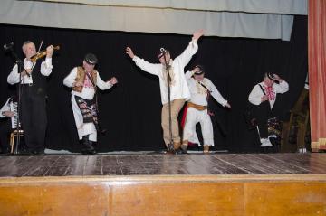 Folklórny súbor Jánošík a Ľudová hudba O.Molotu Folklórny súbor Jánošík a Ľudová hudba O.Molotu