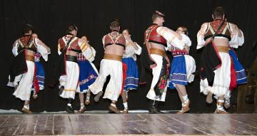 Folklórny súbor Jánošík a Ľudová hudba O.Molotu Folklórny súbor Jánošík a Ľudová hudba O.Molotu